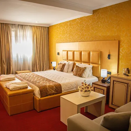 Hotel Deluxe-2